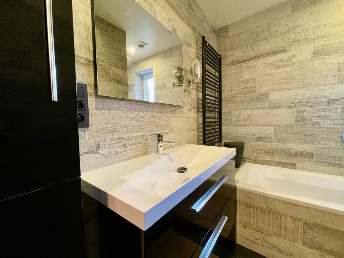 Suite 40 Jacuzzi & Sauna By Malmedreams Малмеди Екстериор снимка