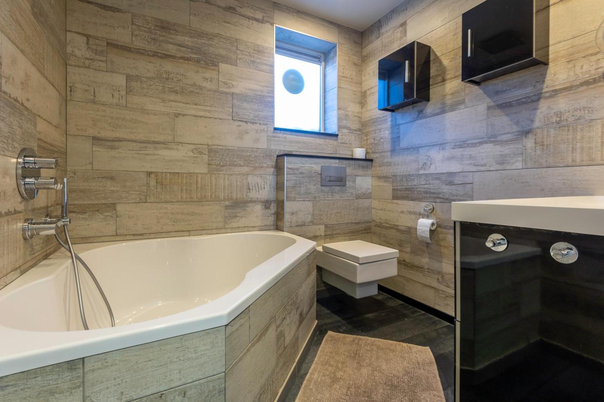 Suite 40 Jacuzzi & Sauna By Malmedreams Малмеди Екстериор снимка